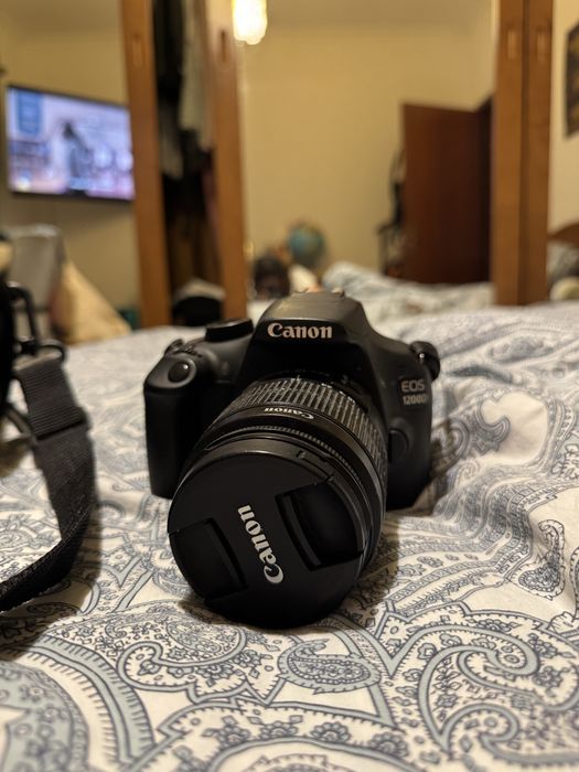 Máquina Fotográfica Canon EOS 1200D + Bolsa de Transporte