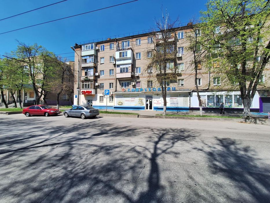 Продаж нежитлового приміщення в центрі Дніпровського району