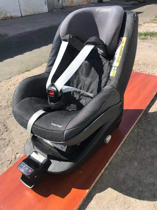 Автокресло детское Maxi Cosy 2 way pearl + база isofix 2 way Fix