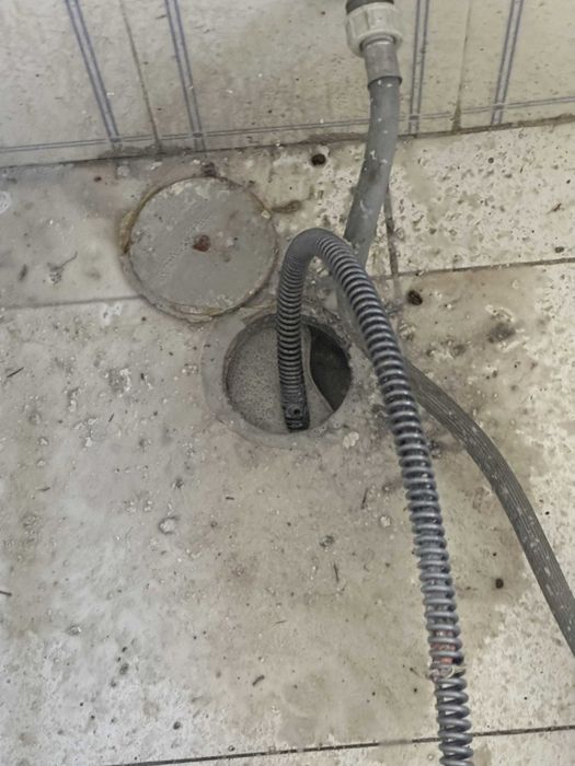 Sanita e ralos entupidos 24h na Amora
