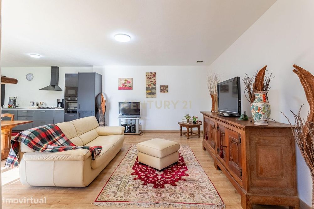 Moradia T2+1 Renovada no Casal Novo , perto de Santa Barbára