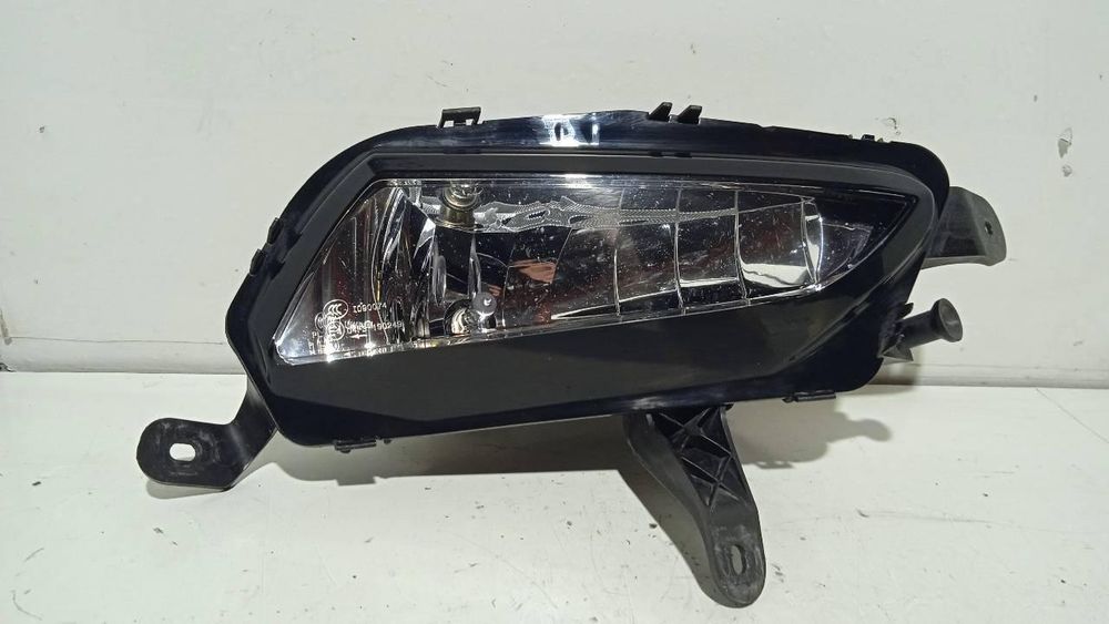 Farol De Nevoeiro Direito Opel Astra K Berlina 5P
