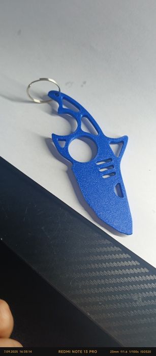 Brelok w kształcie rekina z drukarki 3d