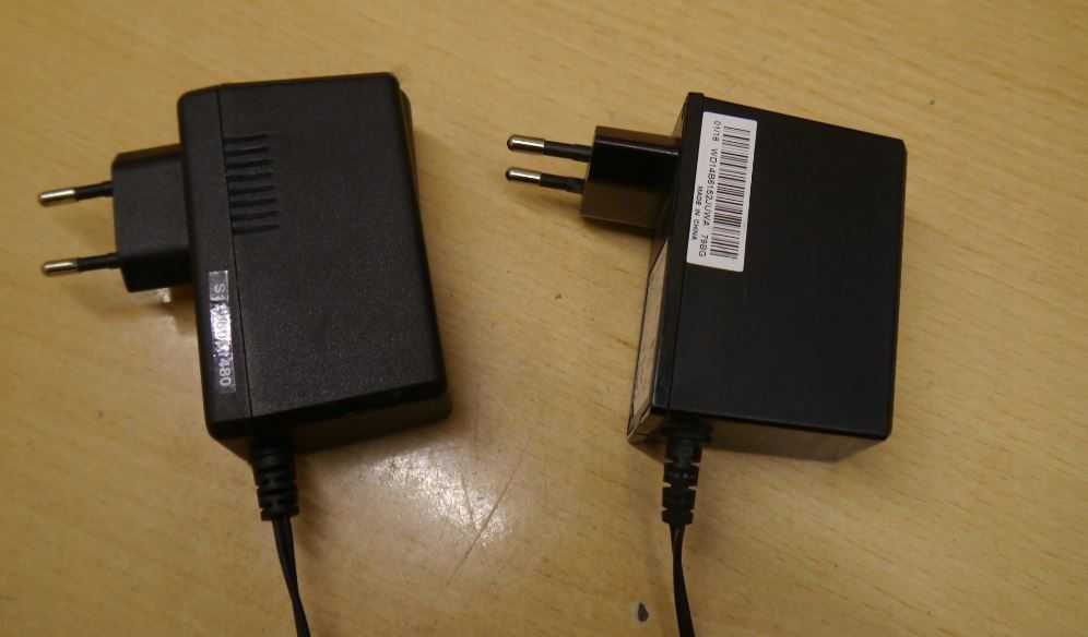 Zasilacz wtyczkowy 15V 1.5A  22,5 wtyk: 4,8mm x 1,7 mm