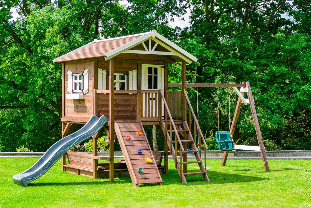 Duży domek ogrodowy dla dzieci z huśtawką Premium