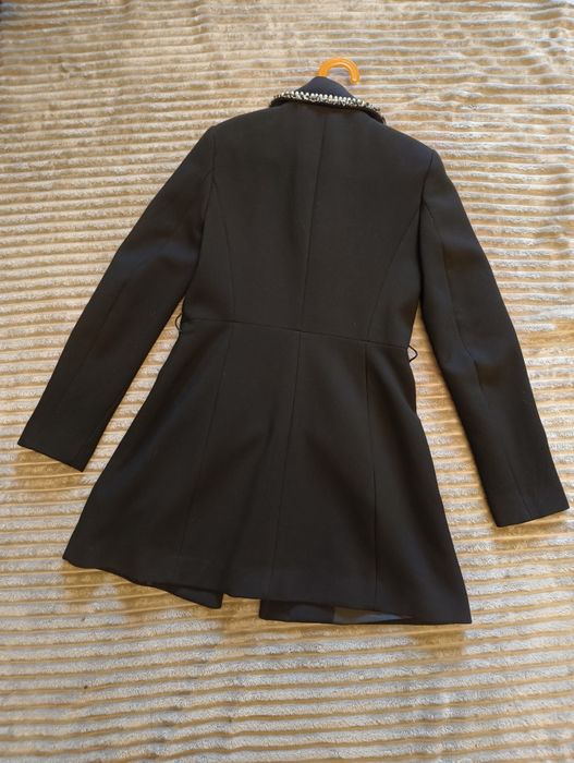 Płaszczyk płaszcz czarny elegancki zara woman ozdobny kołnierzyk perły