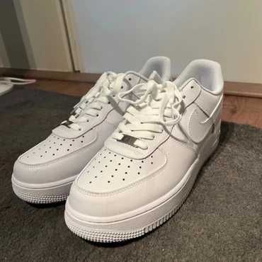 Męskie buty codzienne Nike Air Force 1 w kolorze białym
