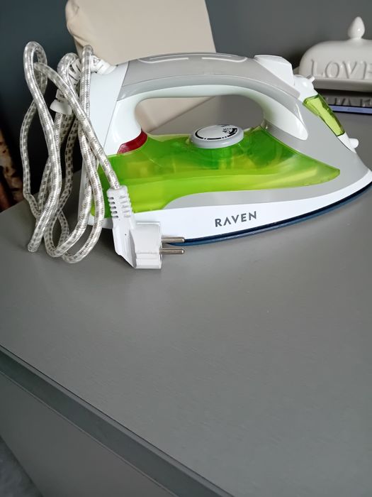Żelazko parowe Raven