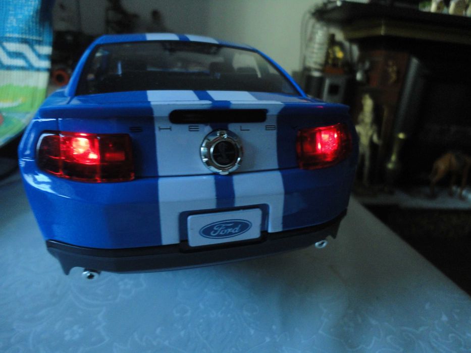 продам большую Ford Shelby GT-500 Vehicles на управлении