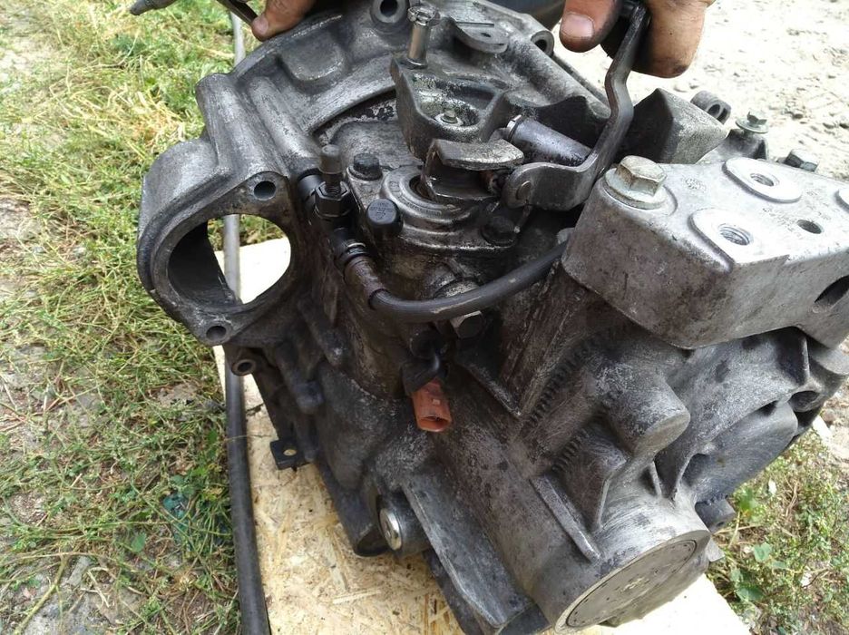 Продам коробку передач Гольф 5 2005 року