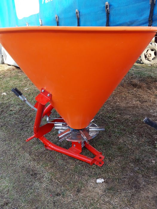 Розкидач міндобрива, Рум .