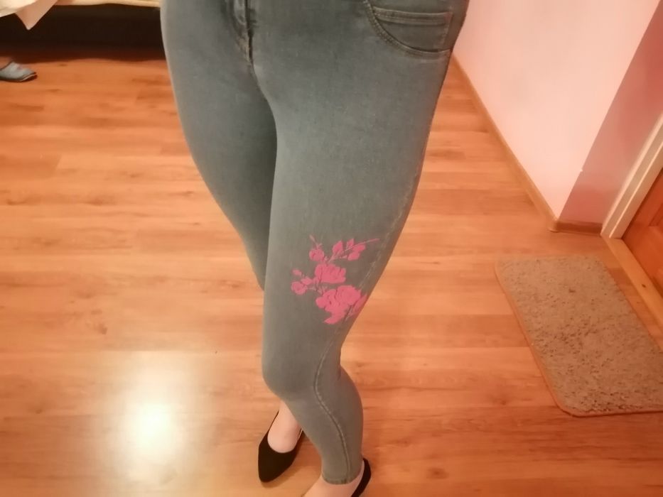 Spodnie jeansy z motywem 36