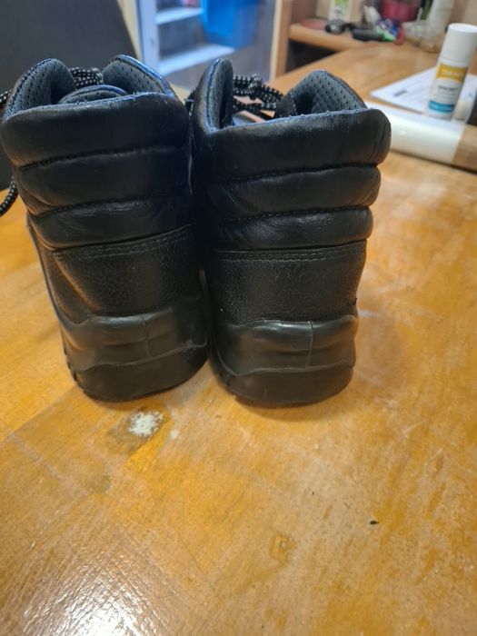 Buty robocze 43,