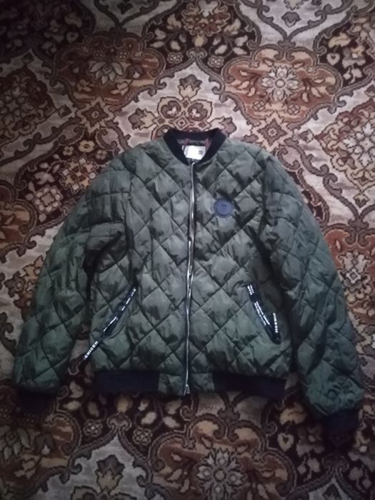 Осінь весна куртка ромпер 46 розмір оливкового кольору жіноча гарний с