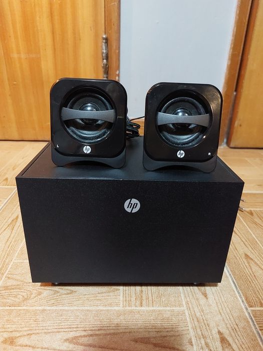 Sistema de Som HP (2 colunas + Subwoofer)