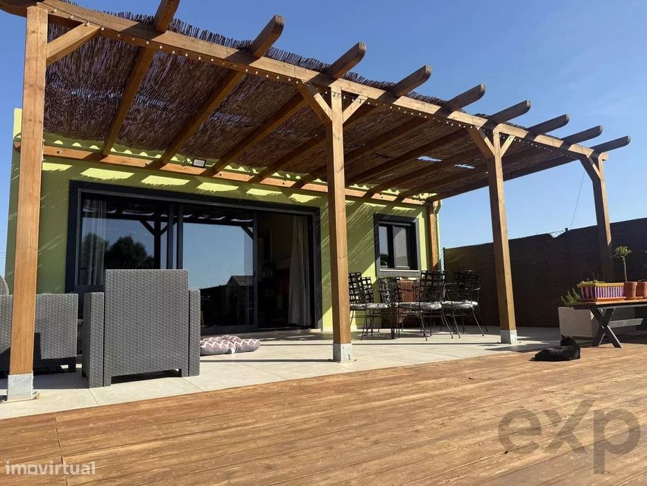 Villa in the Algarve, renovated in 2023. 4 bedrooms, 2 bathrooms, 108 m² plot.