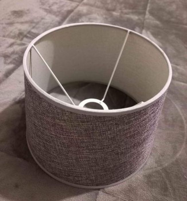 Avajur pequeno de cor cinza rato = 10€