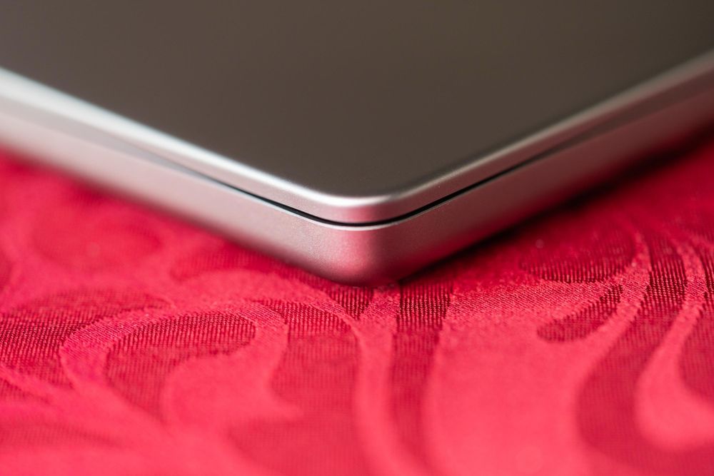 MacBook Pro 14" (2023) – M2 Pro 10-core / GPU 16-core – 16 GB / 512 G