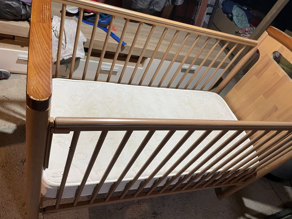 Cama de bebe em bom estado mas usada