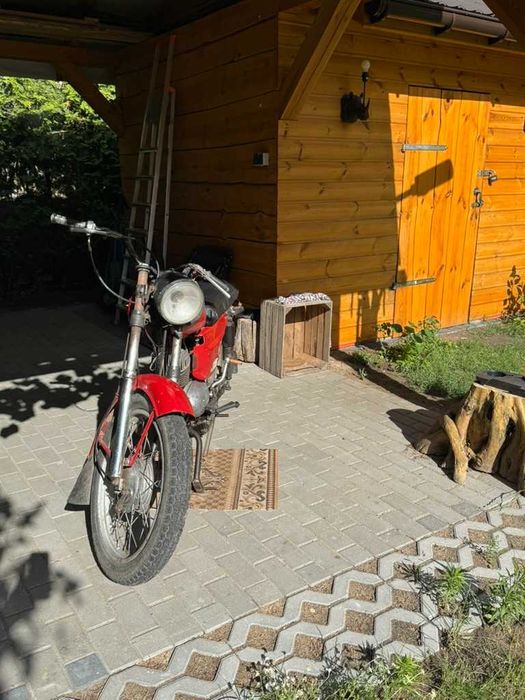 Motor WSK 125 czerwony