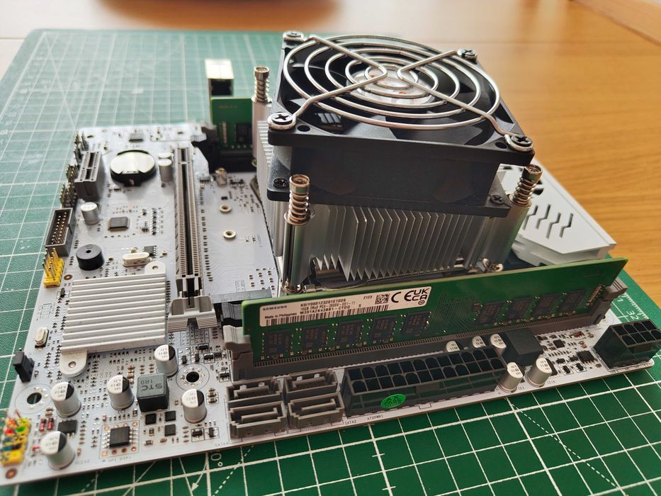 Kit MB X99 + Intel Xeon E5-2630 v4 + 32GB ECC DDR4 + Cooler