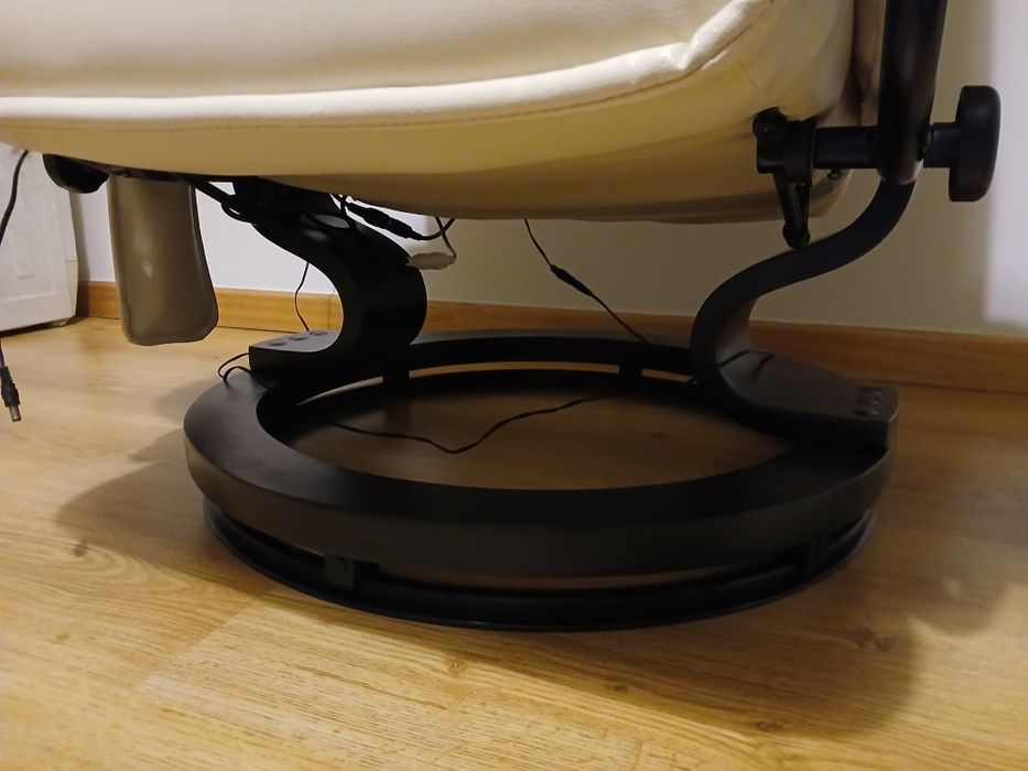 Cadeirão e banco com massagem e aquecimento