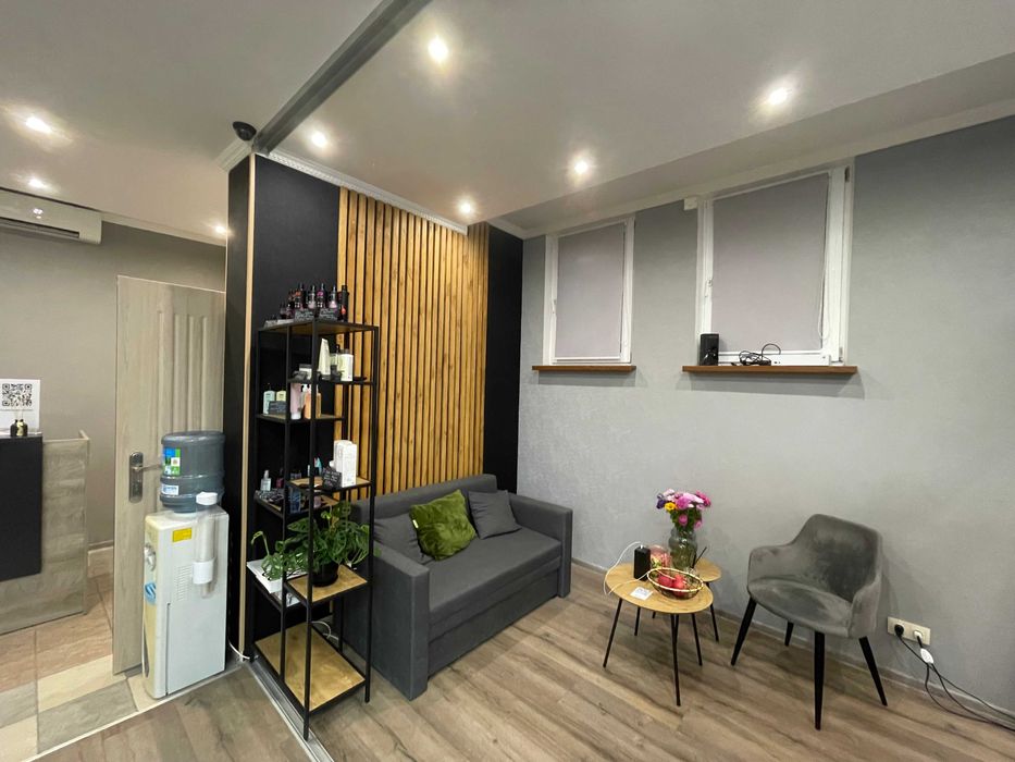 Салон красоты (с арендатором) , 70 кв.м. , действующий бизнес !