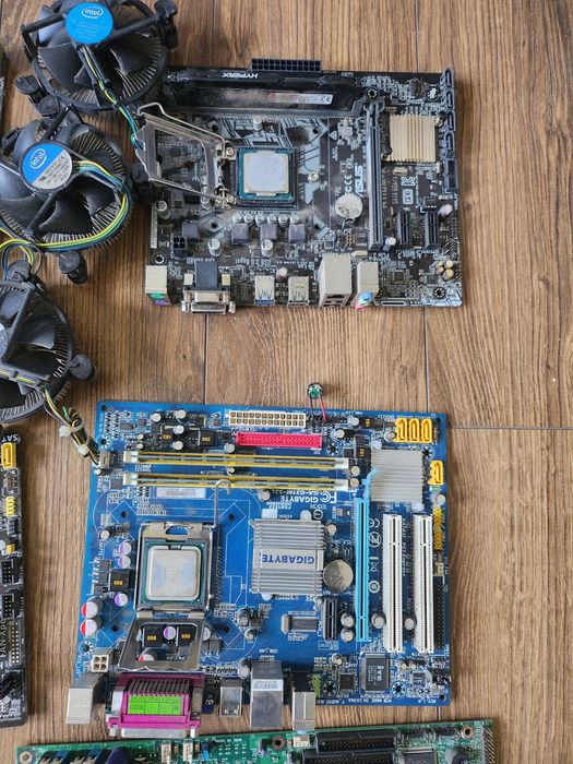10 x płyty główne + procesor + ram + chłodzenie