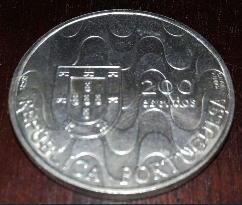 200 Escudos (edição especial de coleção)