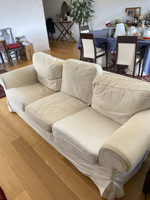 Sofá branco confortável (2,30m) com manta incluída – ideal para uso diário