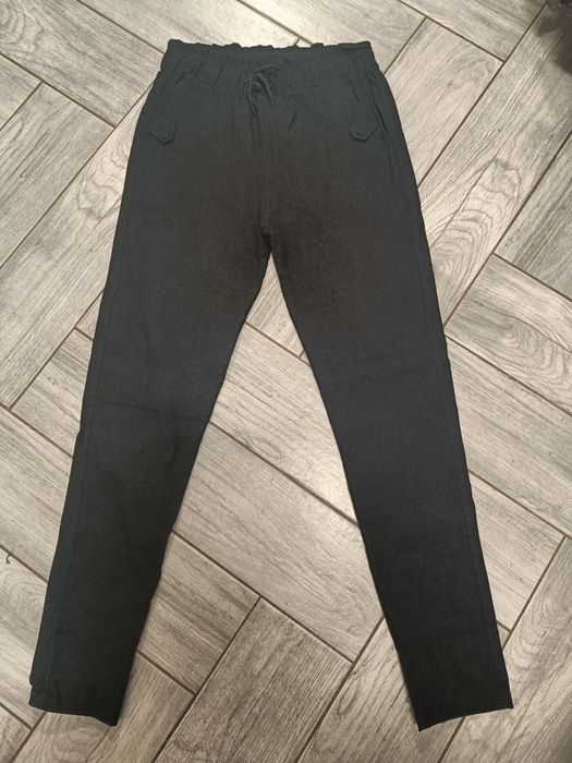 Spodnie materiałowe sportowo/eleganckie rozmiar M/L