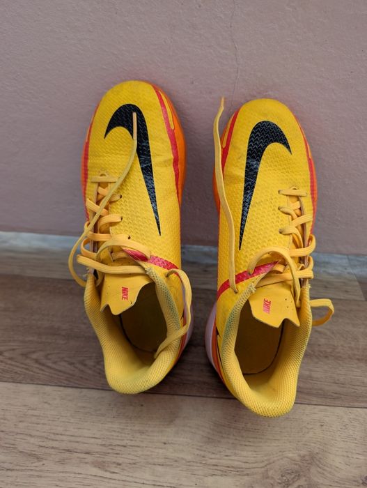 Pomarańczowo żółte Nike