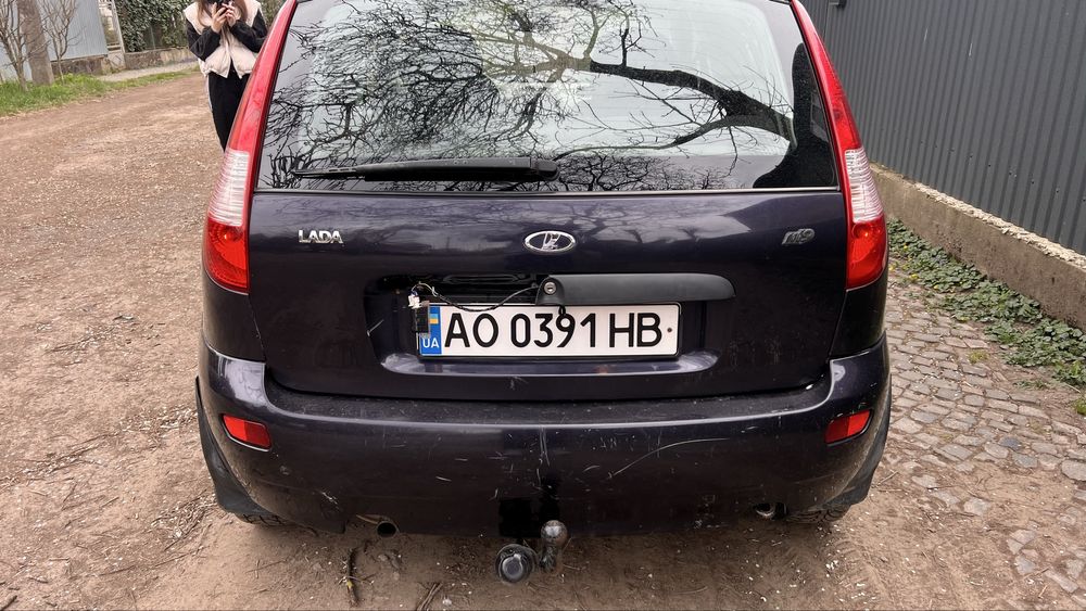 Машина лада калина