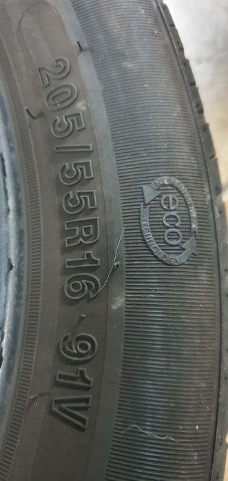 Vendo Pneu semi novo
