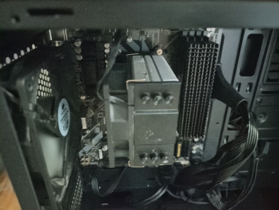 komputer biurowy / r3 2200g / 16gb ddr4 / 256gb nvme
