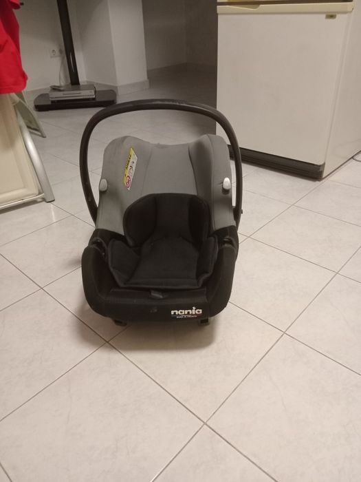 Vendo cadeira auto 13 quilos marca francesa  nania