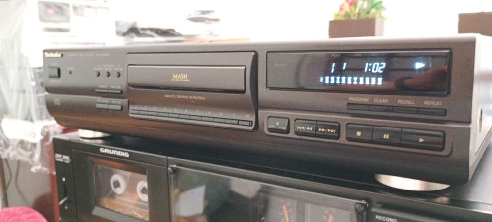 Leitor de CD Technics SL PG580