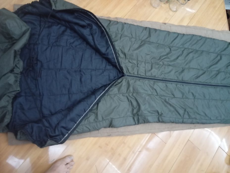 Спальный мешок  вес  кило -двести