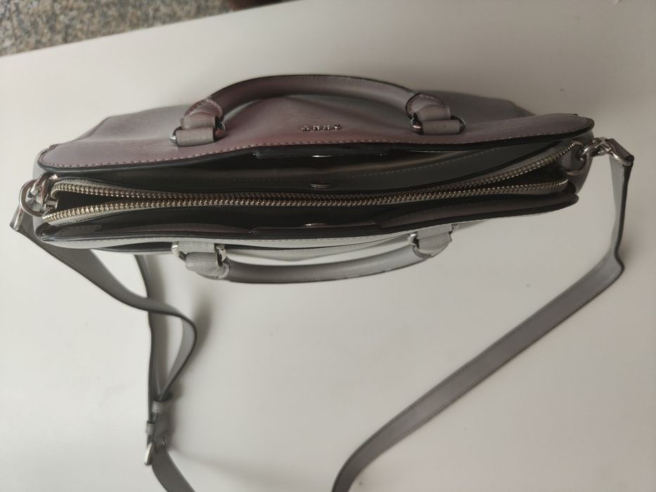 Mala DKNY tamanho pequeno