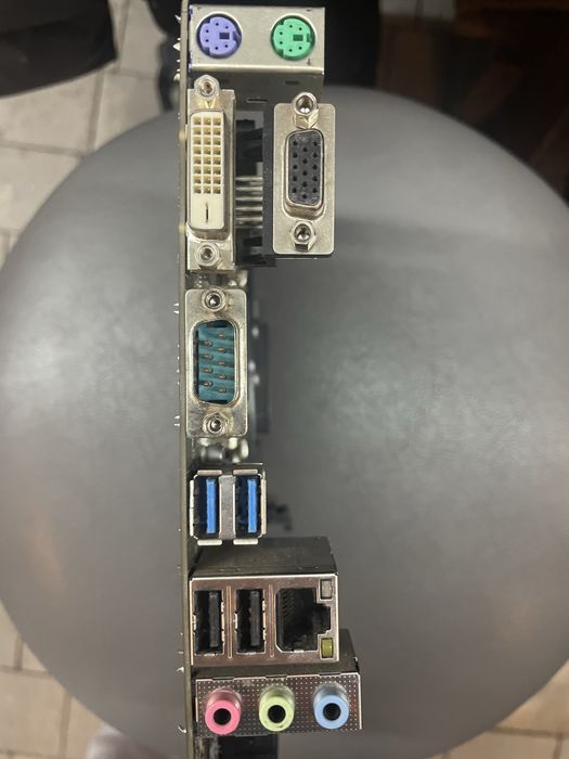 Gigabyte GA-H81M-S2PV + i3-4170