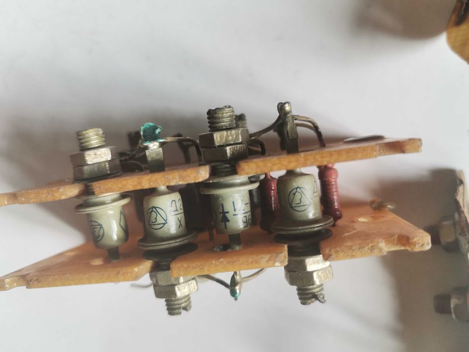 Diody D229B, KD202A, 202B,kondensator K73 15A