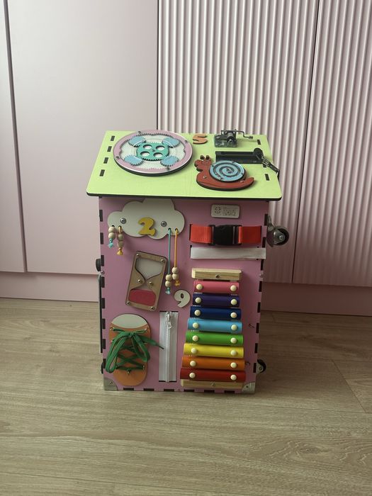 Дитяча іграшка Бізібудинок