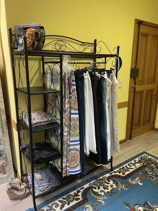 Lote de roupa a preco de custo para desocupar espaco