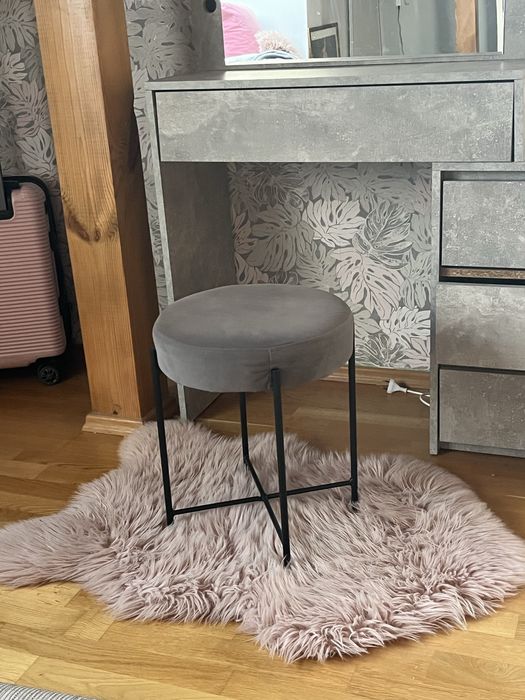 toaletka LED + stołek + dywanik