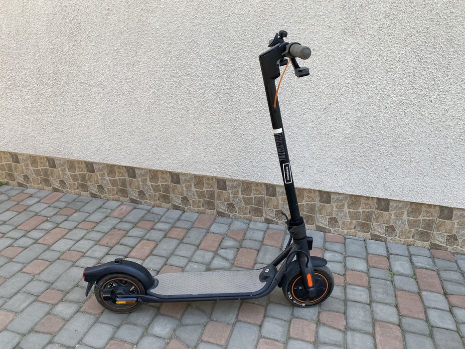 Ninebot f40 електросамокат
