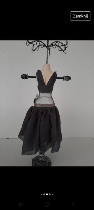 Stojak na biżuterię szary