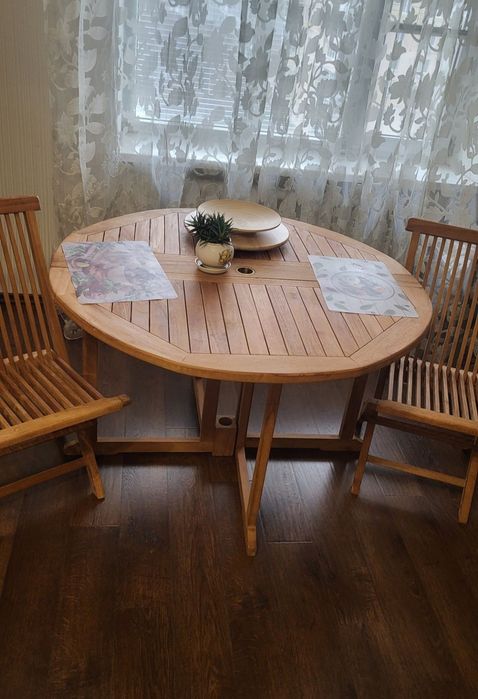 Стулья  и стол для дома, сада