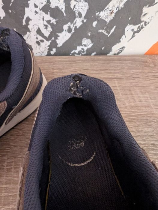 nike venture runner