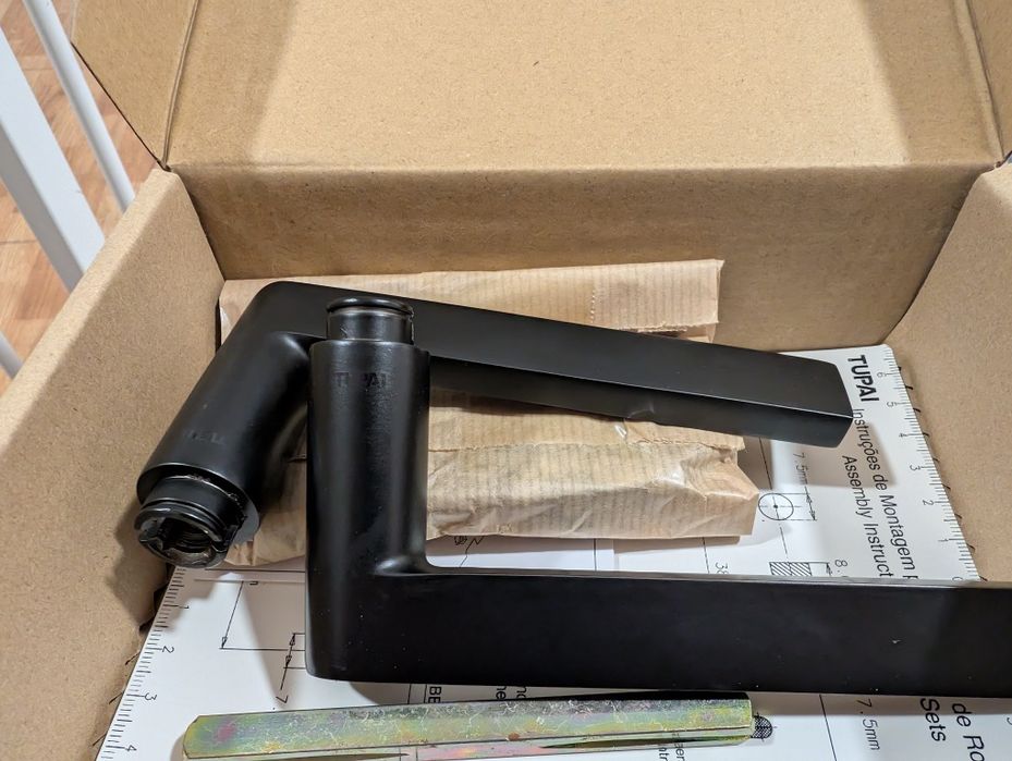 Puxador Tupai Ref 2252 Preto pérola (ref. cor 153 )