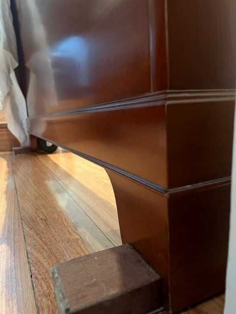 Cama de estllo colonial